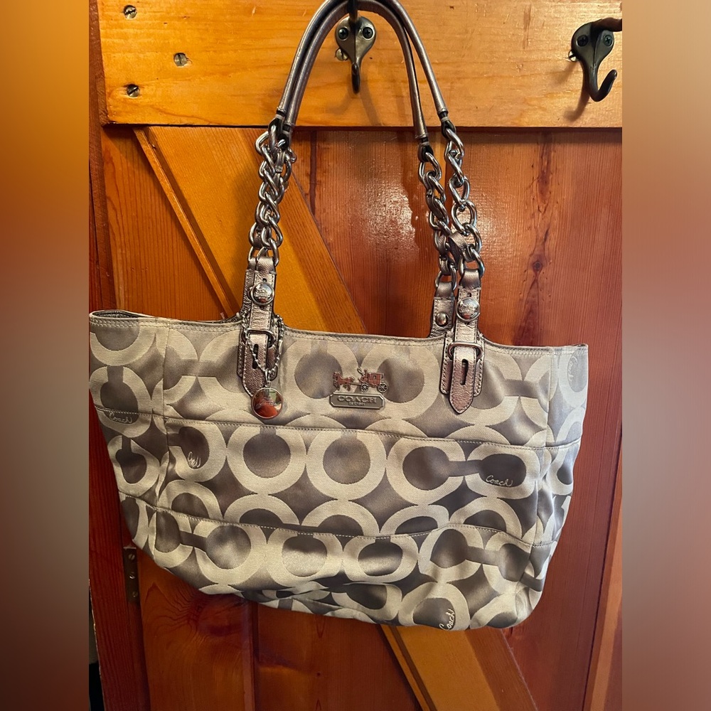 Vintage Coach Shoulder Bag/Purse.  With COA. #00968-14133. Clean. Excellent Cond